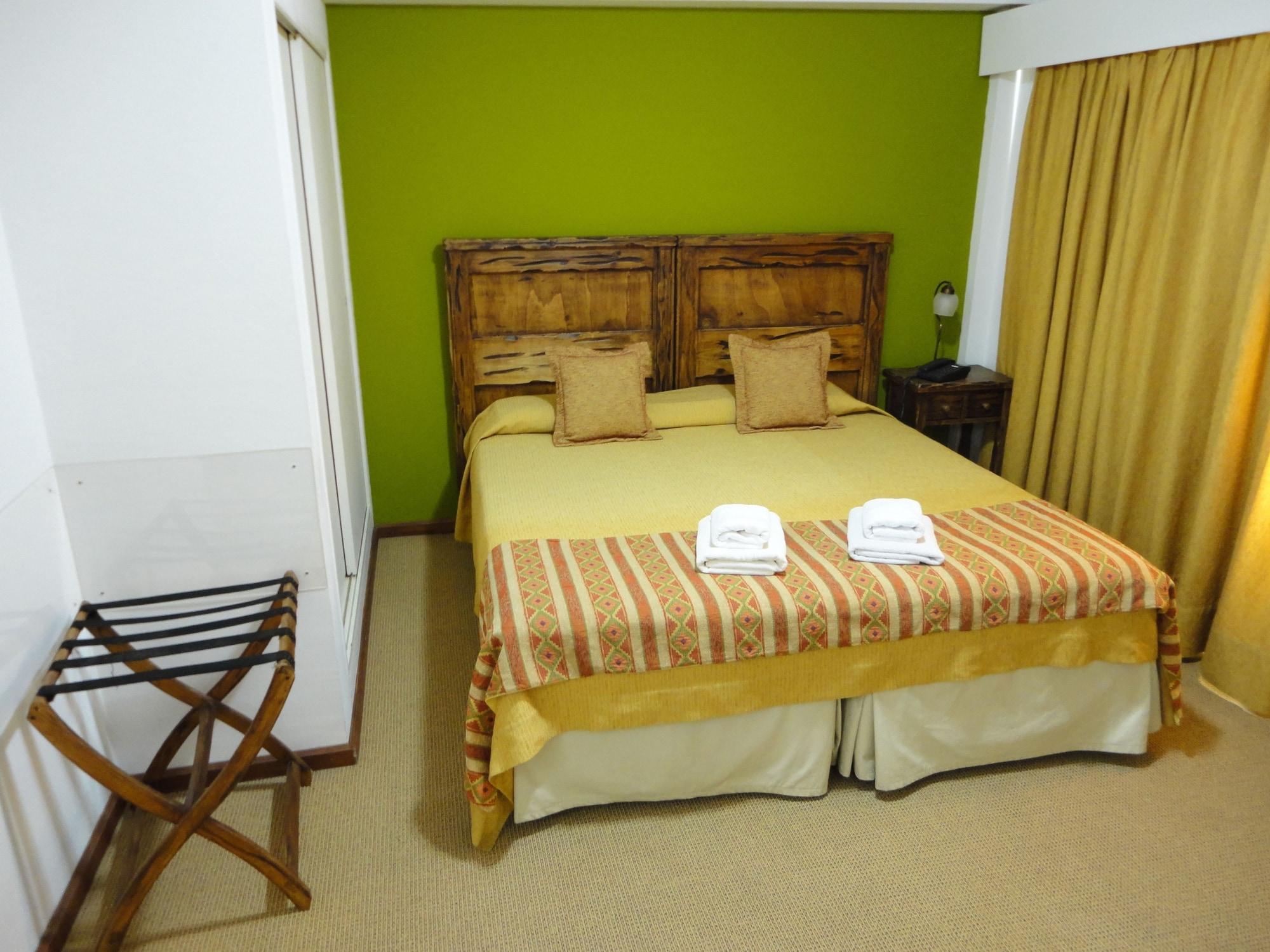 Aikendor Hotel Panorámico El Calafate Esterno foto