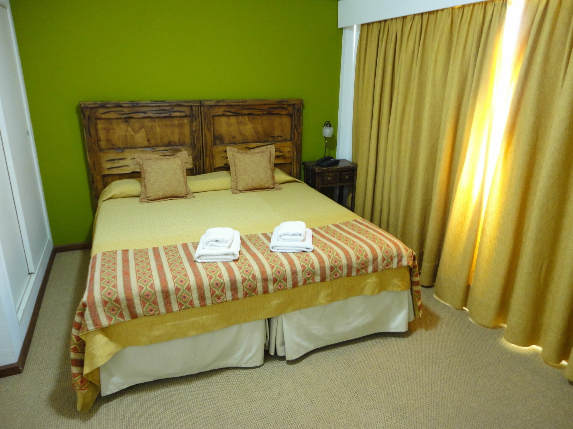 Aikendor Hotel Panorámico El Calafate Esterno foto
